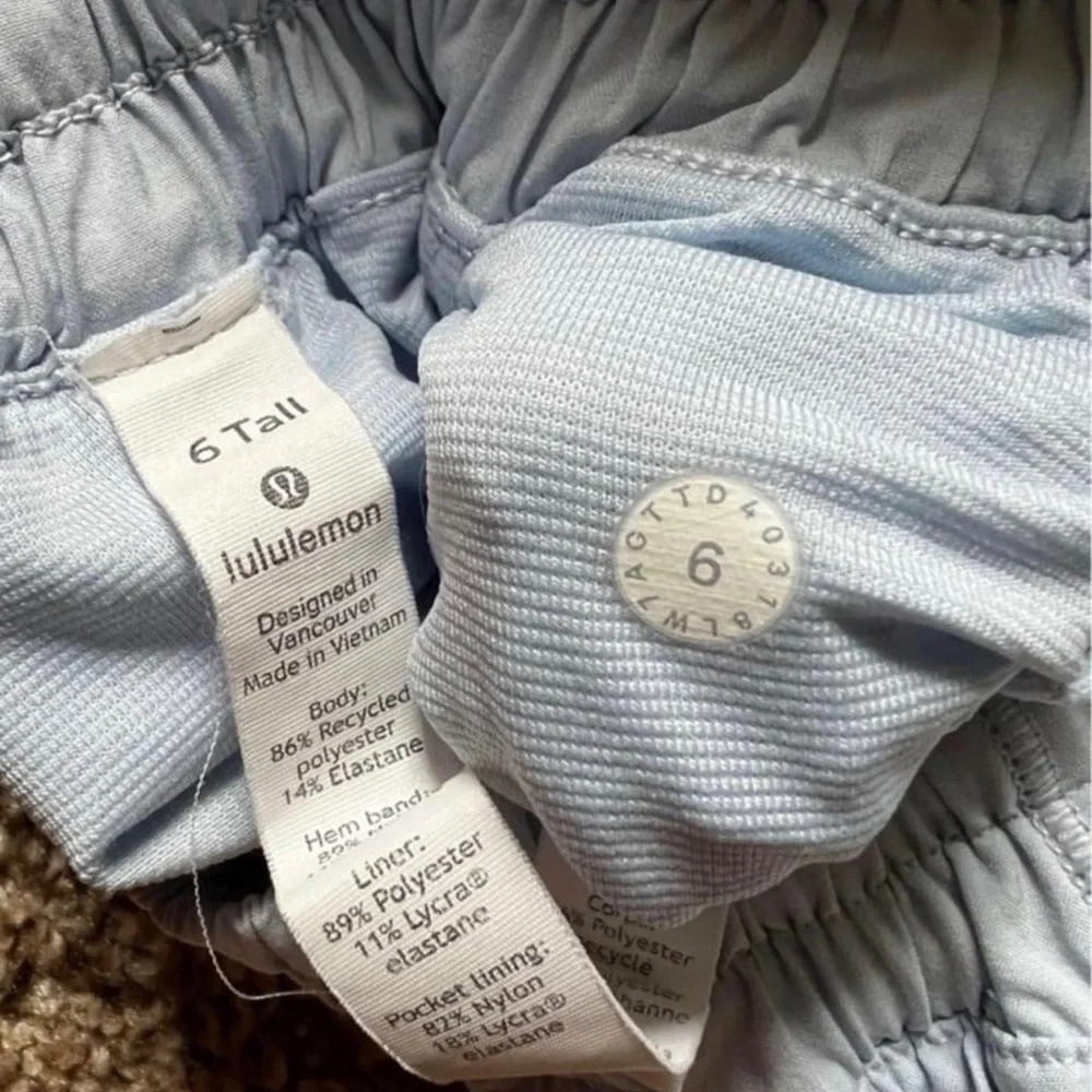 Lululemon Hotty Hot Short II *Long 4" Windmill - Picture 3 of 3